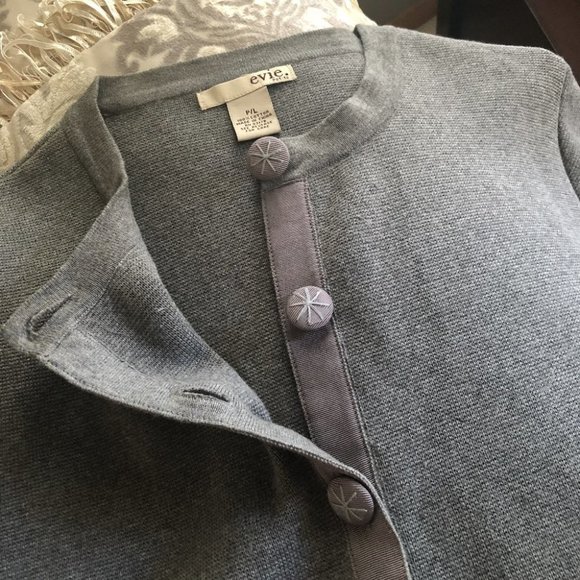 Evie. Cropped Cardigan Sweater - Picture 7 of 8